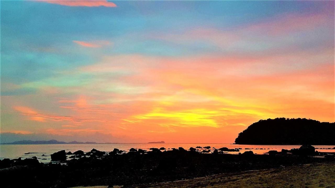 Koh Jum Coral Bay Resort Екстериор снимка